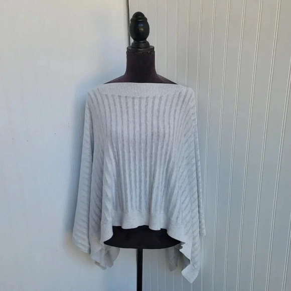 Lululemon Forward Flow Poncho  Heathered Core Ultra Light Grey  OS - Picture 7 of 15
